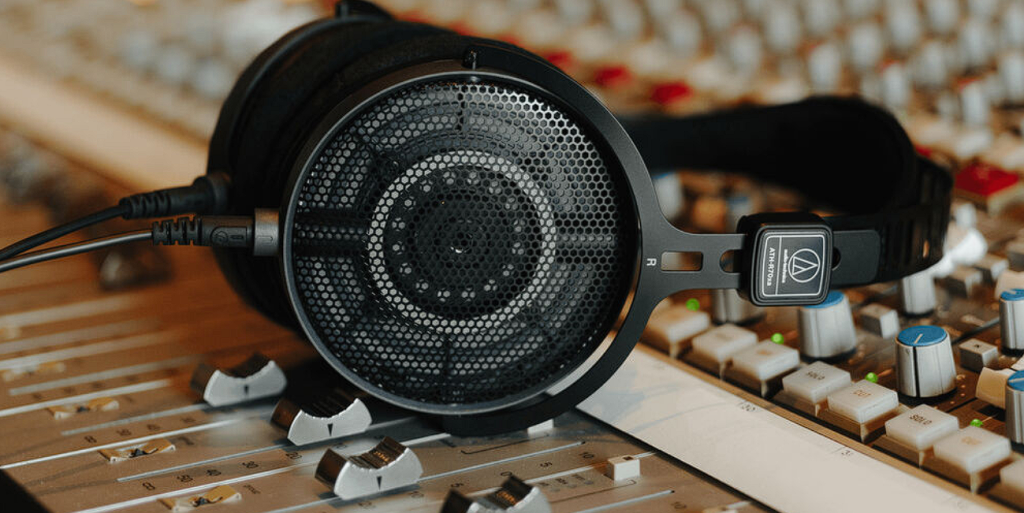 Best Review: Audio-Technica R70xa